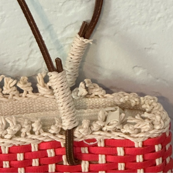 Women’s coral & cream woven purse - Picture 2 of 8